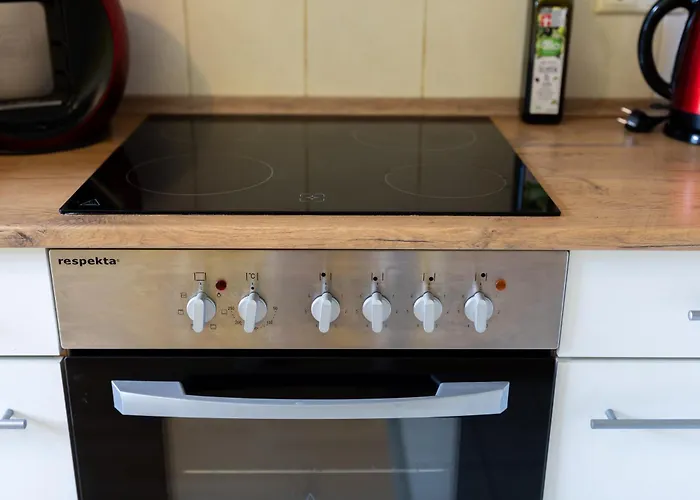 Fullhouse - Halle - Paulus - Nespresso Апартаменты Галль